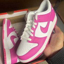 Nike Dunk Low Laser Fuchsia (GS) Size 5Y/6.5W