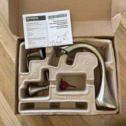 MOEN Roman Tub Faucet Two Handle Trim Bathtub Set ($550 Retail)