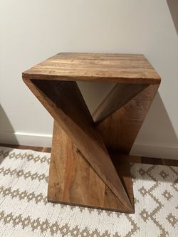 🌿 Solid Wood Accent Table – Modern Sculptural Design