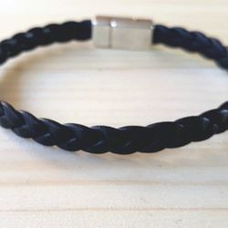 Men's leather bracelet/Silver-plated closer/magnetic 