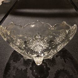 Mikasa  snowflake footed bowl 9 1/4"