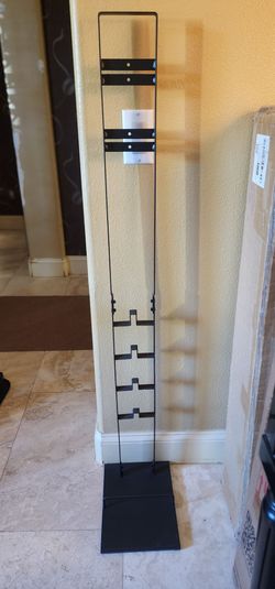 Vacuum accessory tower