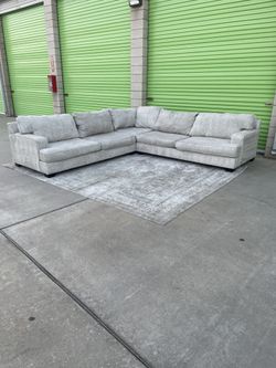 *Free Delivery* Ashley Sectional Couch Sofa