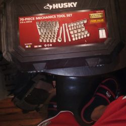 70 Piece Husky Socket Mechanics Tool Set 3/8 Drive 