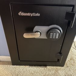 Large Electronic Sentry Safe