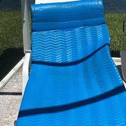 3 Pool Floats, 2 blue, 1 turquoise