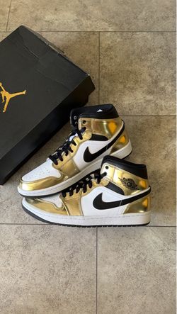 Jordan 1 Mid Metallic Gold