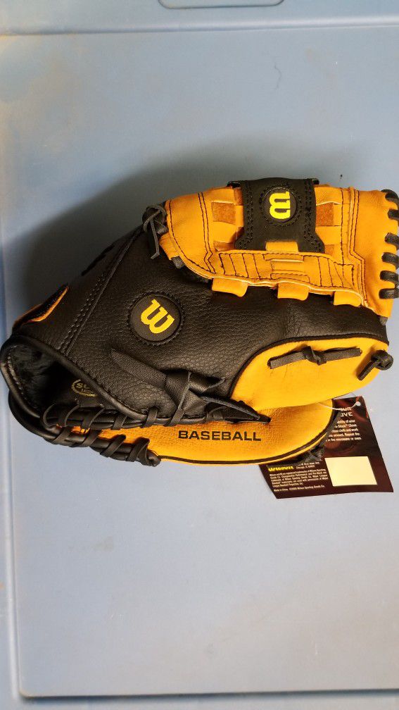 For Sale  A New  Wilson A350  Baseball Glove 11"