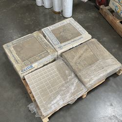 13”x13” Light Grey Tiles – Made in Italy – 39 Pieces Available  Size: 13” x 13” 	•	Color: Light grey 	•	Quantity: 39 pieces (~46 sq. ft.) 	•	Origin: M