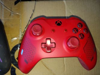 Xbox One controller & remote control charging dock
