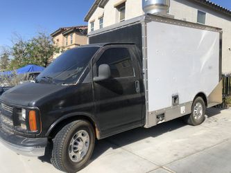 Chevy Lunchera / Food Truck 35K