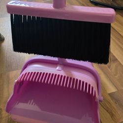 Barbie Pink Dustpan & Broom