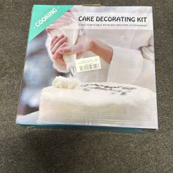 Cake Decorating Kit 