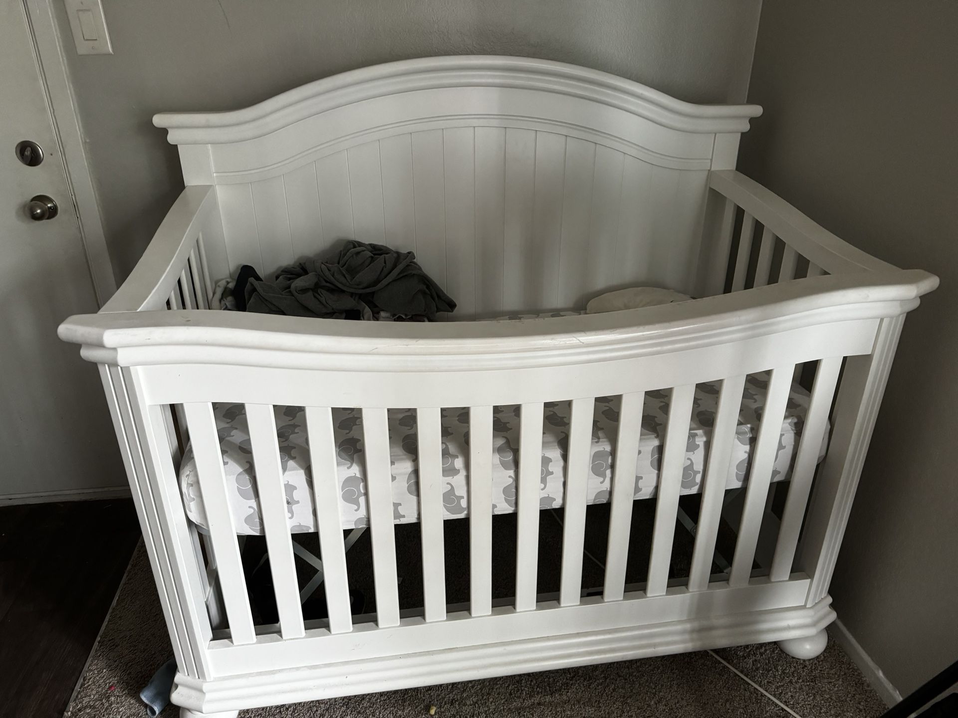 White Baby Crib W/ Mattress 