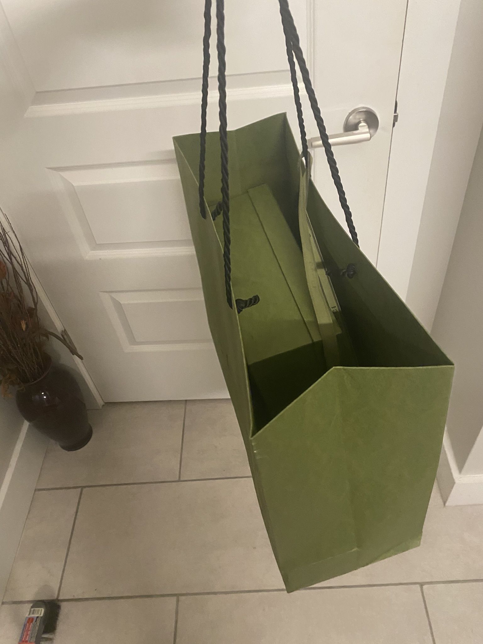 Gucci Gift Or Storage Box With Bag And Tissue Paper And Cloth for Sale in  Alexandria, VA - OfferUp