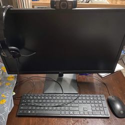 LG Monitor & Hp Desktop With Camera And Headset Only Used For A Month 