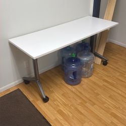 White Table With Wheels 