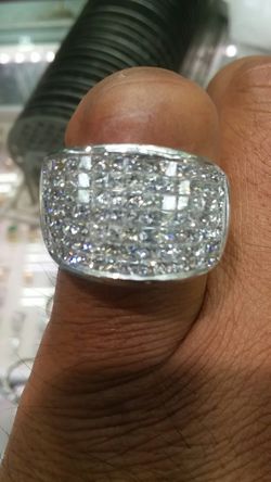 18k white gold ring 15.8 grams 3ct diamonds pricess cut
