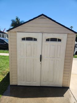 Rubbermaid 7x7 Outdoor storage hard Plastic shed