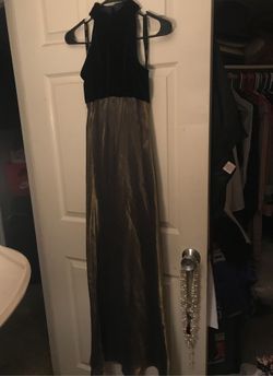 Velvet dark blue and gold gown-size 7-8