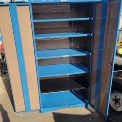 Anaquel para herramienta o alasena de metal 