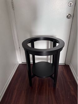 ROUND ACCENT TABLE