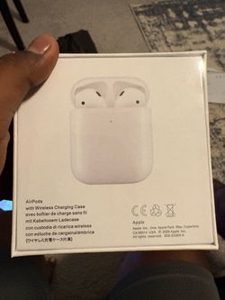 Apple AirPods with Wireless Charging Case