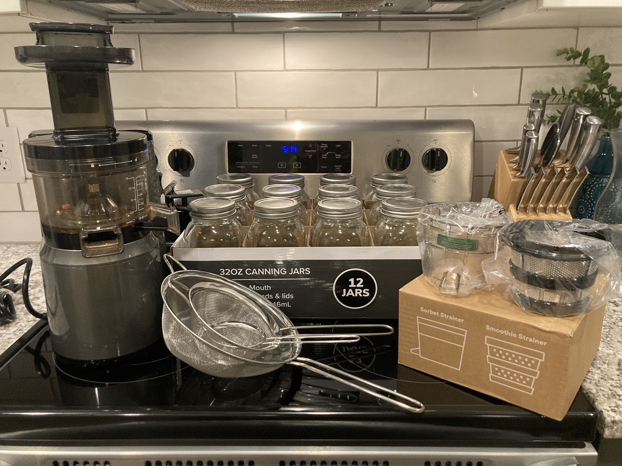 Nama J1 Cold Press Juicer + Mason Jar (Set of 12) + Metal Strainers (Set of 3) | MOVING SALE 🏡 