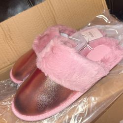 Slippers 