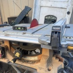 Rigid Table Saw 