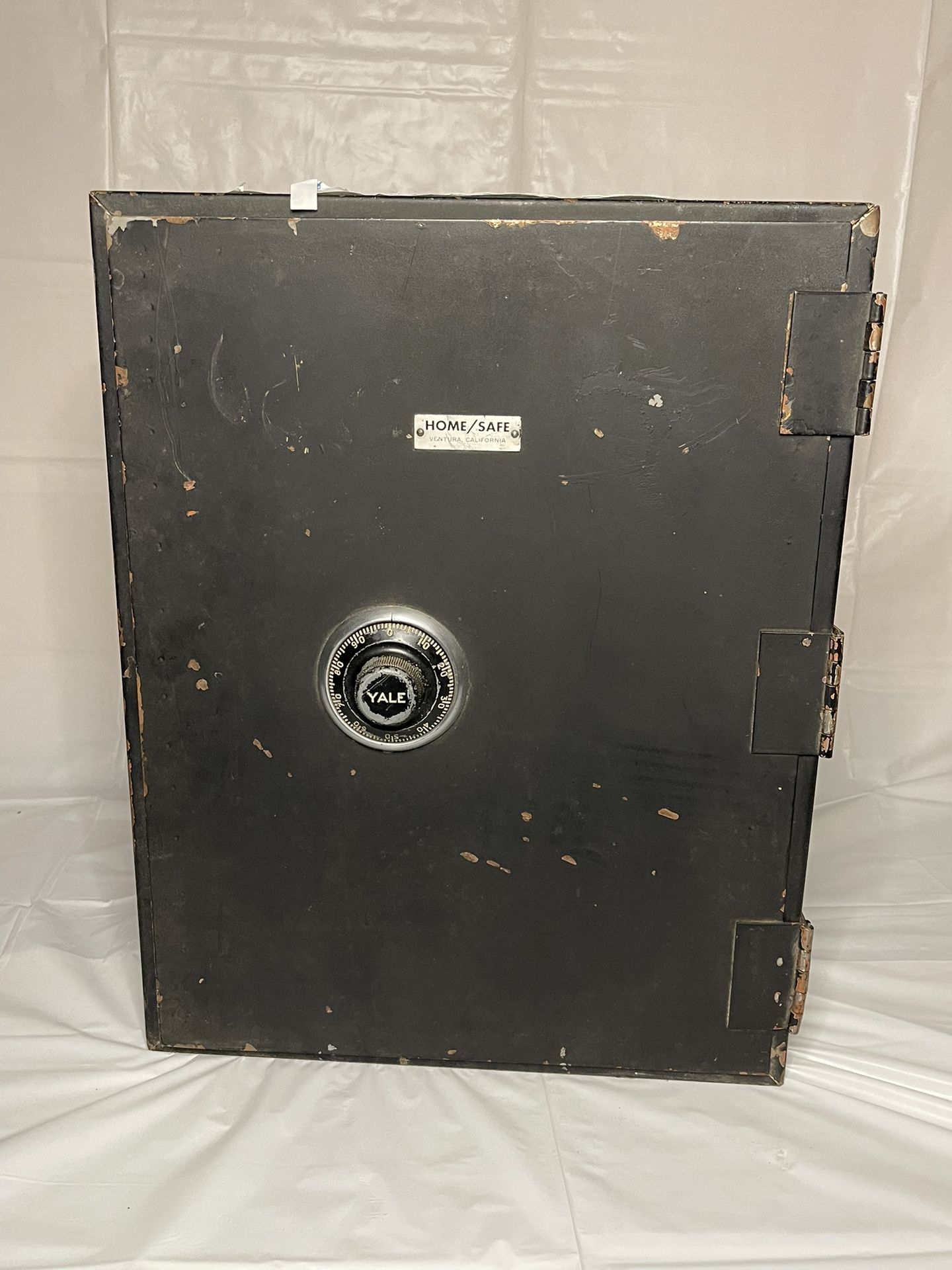 Vintage Yale Wall Safe Has Combination And Works!