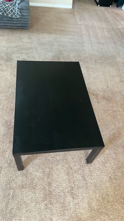 Coffee table in good condition $20