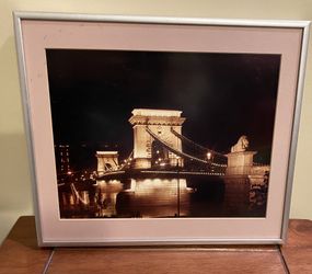 Frame picture of chain Bridge- Budapest 10x 12 frame