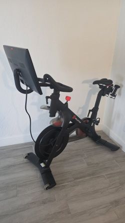 Peloton Bike, Model PLTN-RB1V1