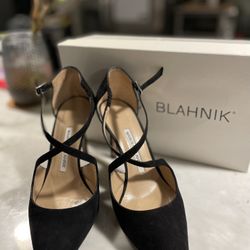 Manolo Blahnik Black Suede Pump Size 36.5