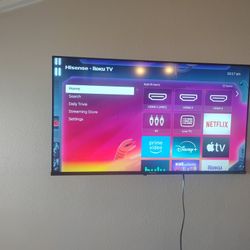 40 inch smart TV with wall mount