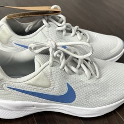 Women’s Nike Shoes - New 