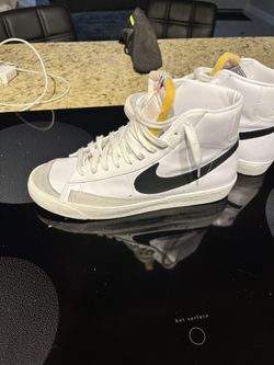Nike Blazers Size 10.5