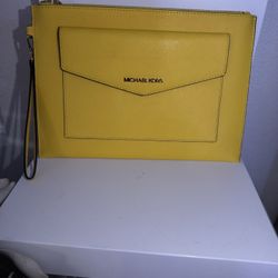 Cartera Grande Nueva $75