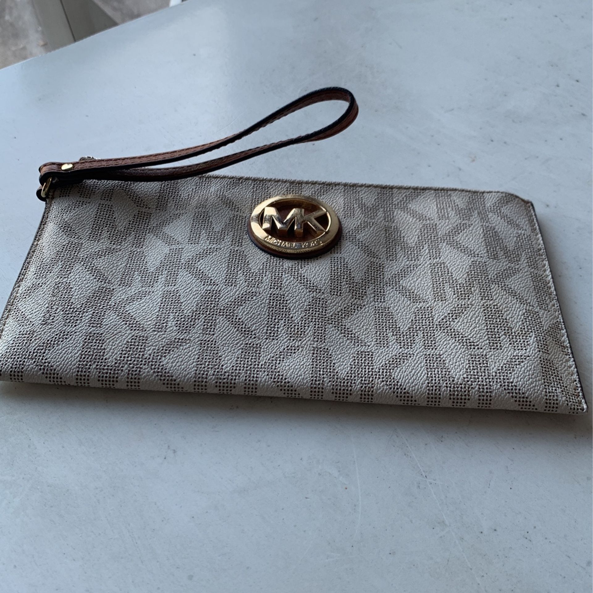 Michael Kors Wristlet Wallet