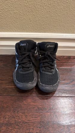 Kids wrestling shoes