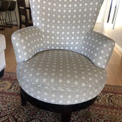 Armchair With Spinning Base 