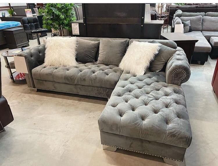 Gray Velvet Raf Sectionall,Seccionall,couchh/Delivery Available/DISCOUNT👈/Home Decor/Financing,Household, Home Improvement, Financing