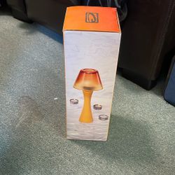 Candies, mini tea, light lamp