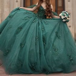 Emerald Green Moda 2000 Quinceañera Dress – Off-the-Shoulder Ball Gown