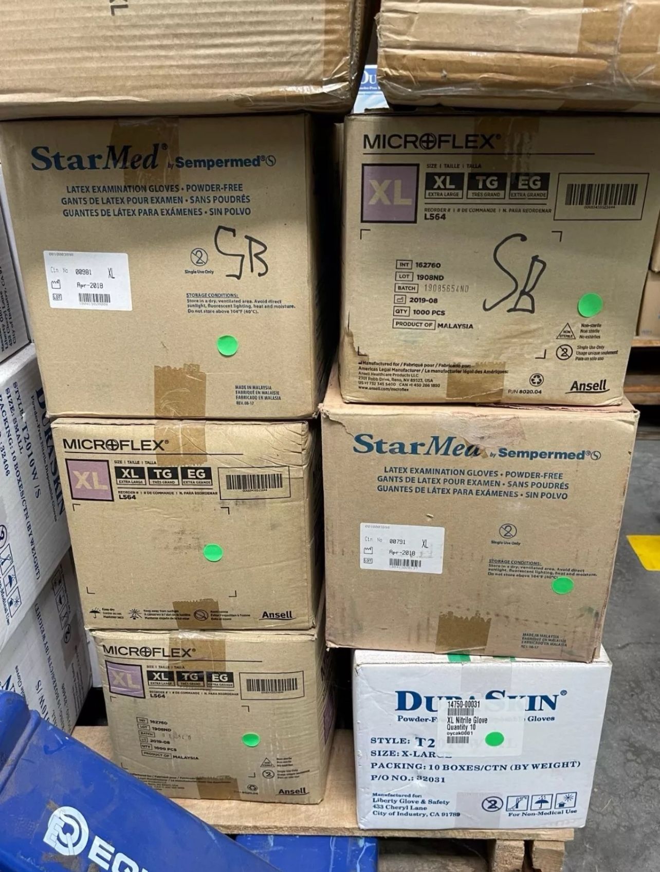 Various XL Nitrile Gloves (18 Cases)(1000 Gloves/Case) Duraskin, StarMed, Microflex