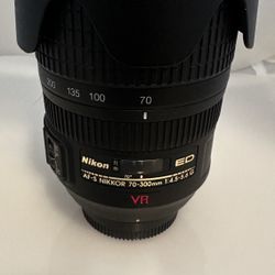 Nikon 70-300mm 1:4.5-5,6 G Lens Mint