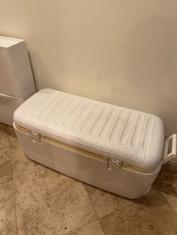 Igloo large cooler