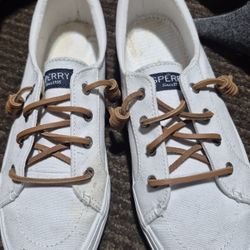 Spery Tennies Dize 7 Used