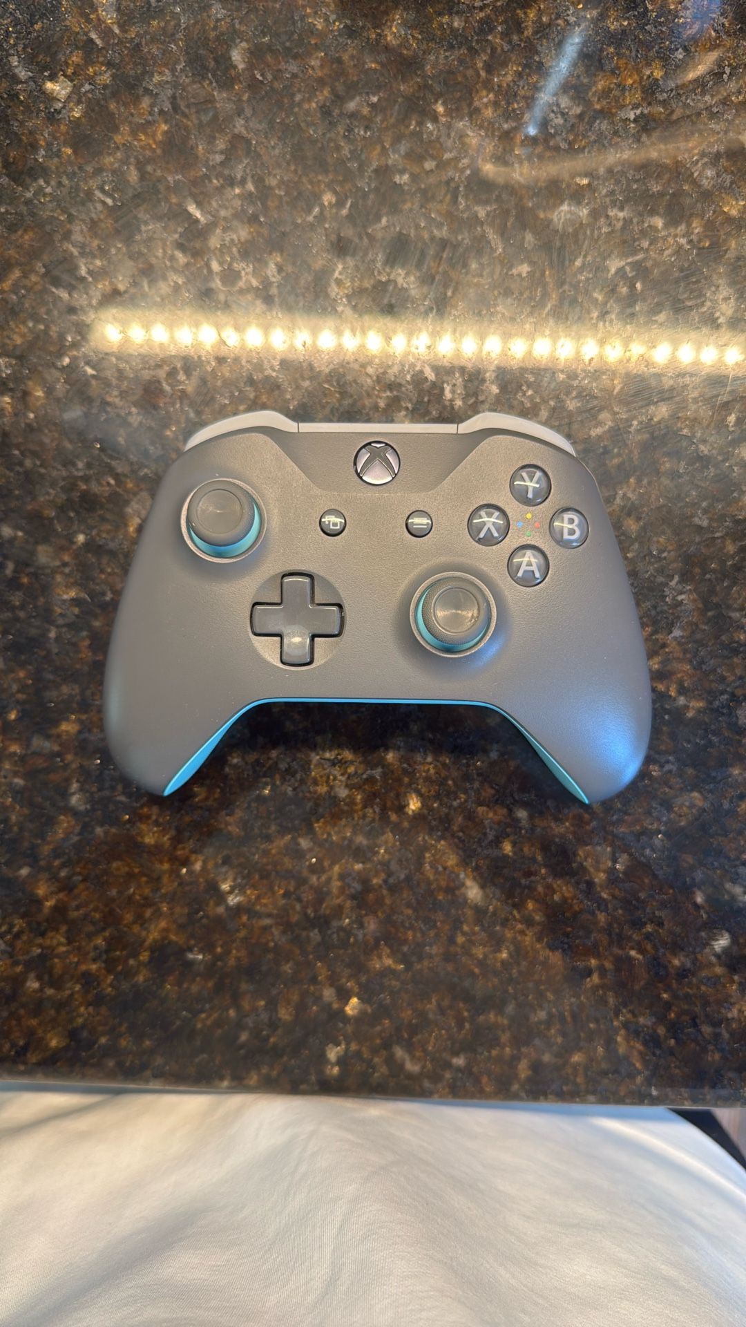 Xbox One Controller – Gray with Blue Trim